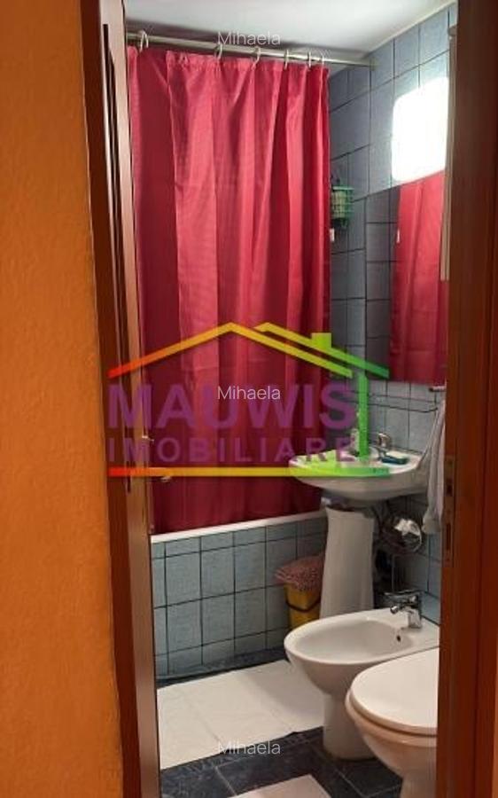 Mosilor / Eminescu / vis a vis de Bcr / et 4 / bl 1982 / - 6