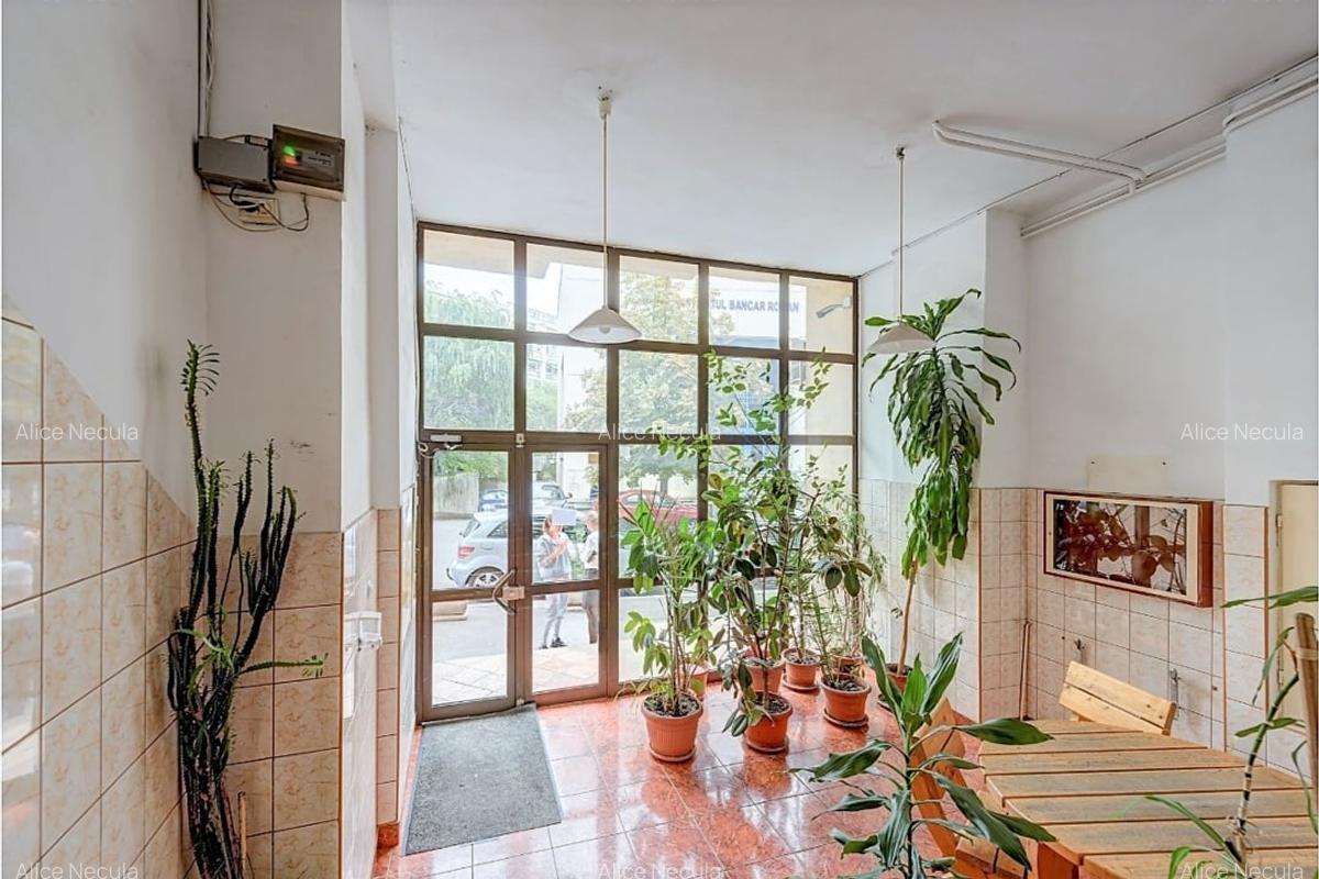 Unirii - Negru Voda, apartament 2 camere spatios, 70 mp. - 17