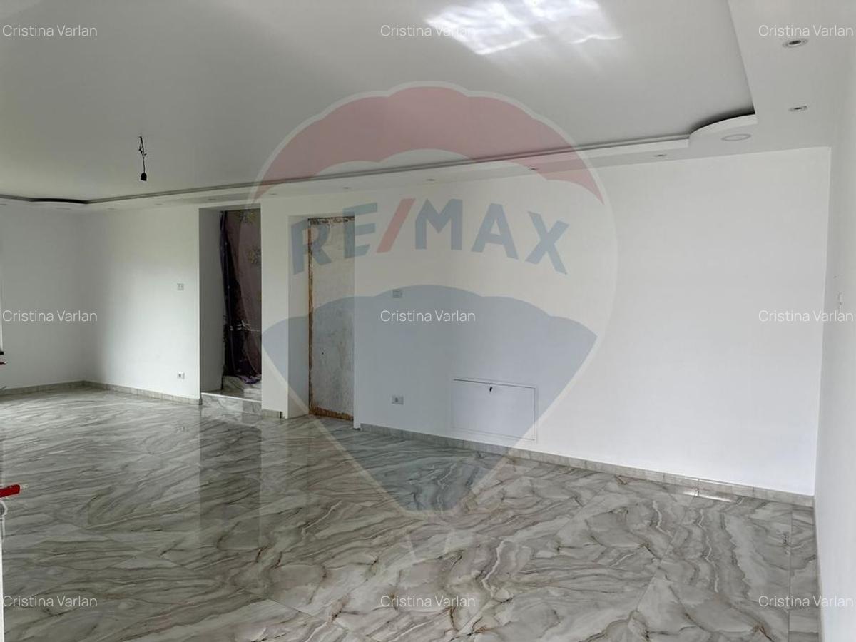 Casa / Vila cu 5 camere de vanzare in zona Central - 8