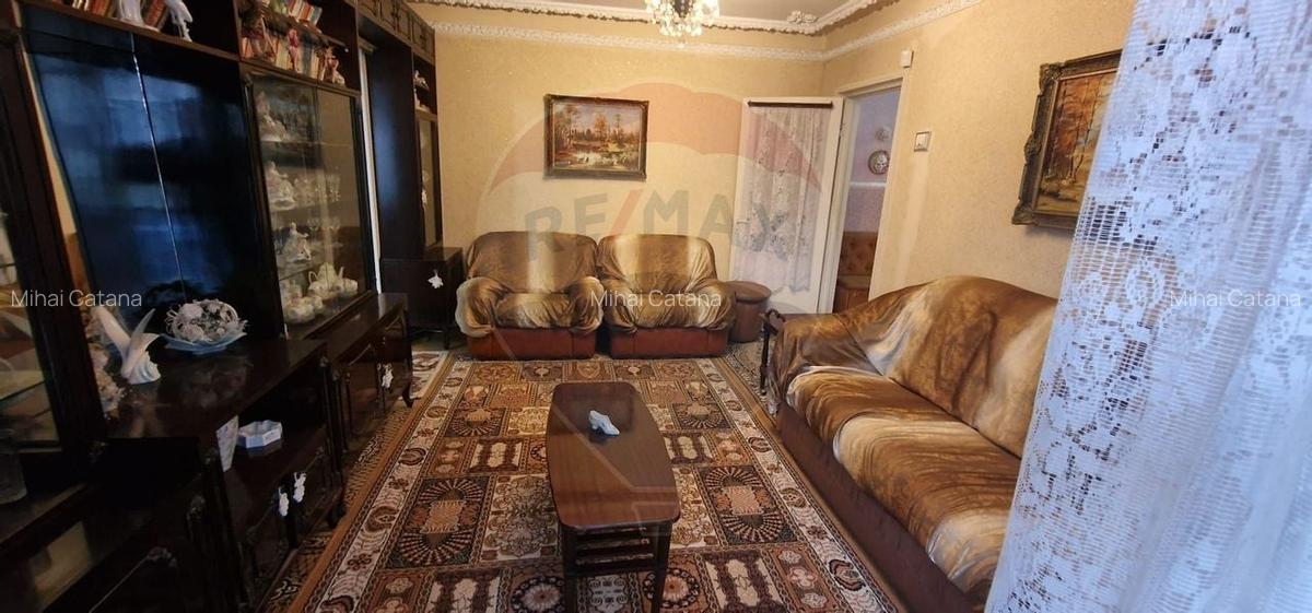 Apartament cu 3 camere in zona Ura, strada Republicii - 1