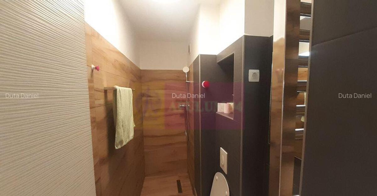 Apartament Ultracentral Pia?a Romana Etajul 1 - 15