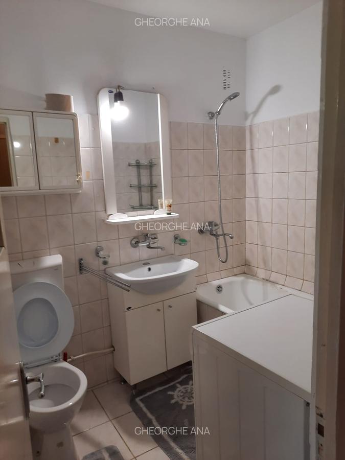 Garsonieră situata in zona Traian, la etajul 3 - 6