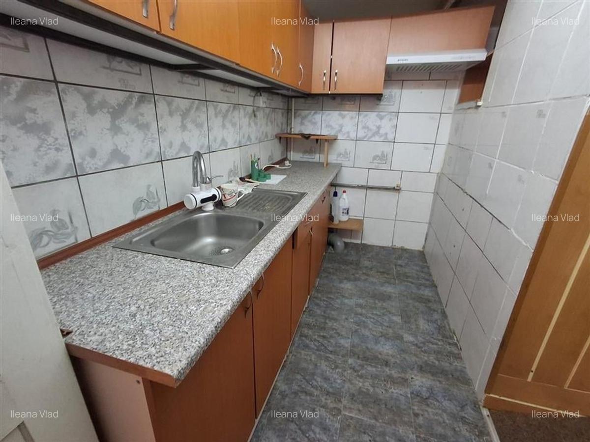 Casa 4 camere garaj pivnita 550mp teren zona Trei Stejari - 6