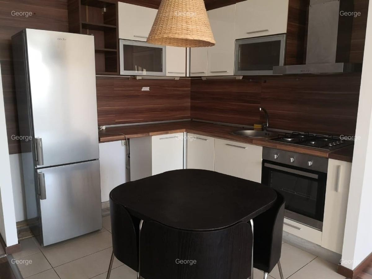 Apartament 3 camere decomandat, vedere la piscină - 10