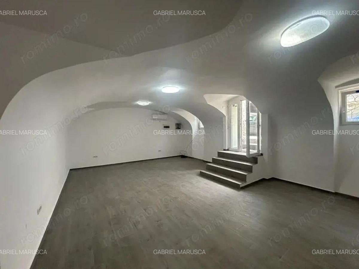 Spa?iu Comercial de Inchiriat Arad 70mp, Acces Stradal - 1