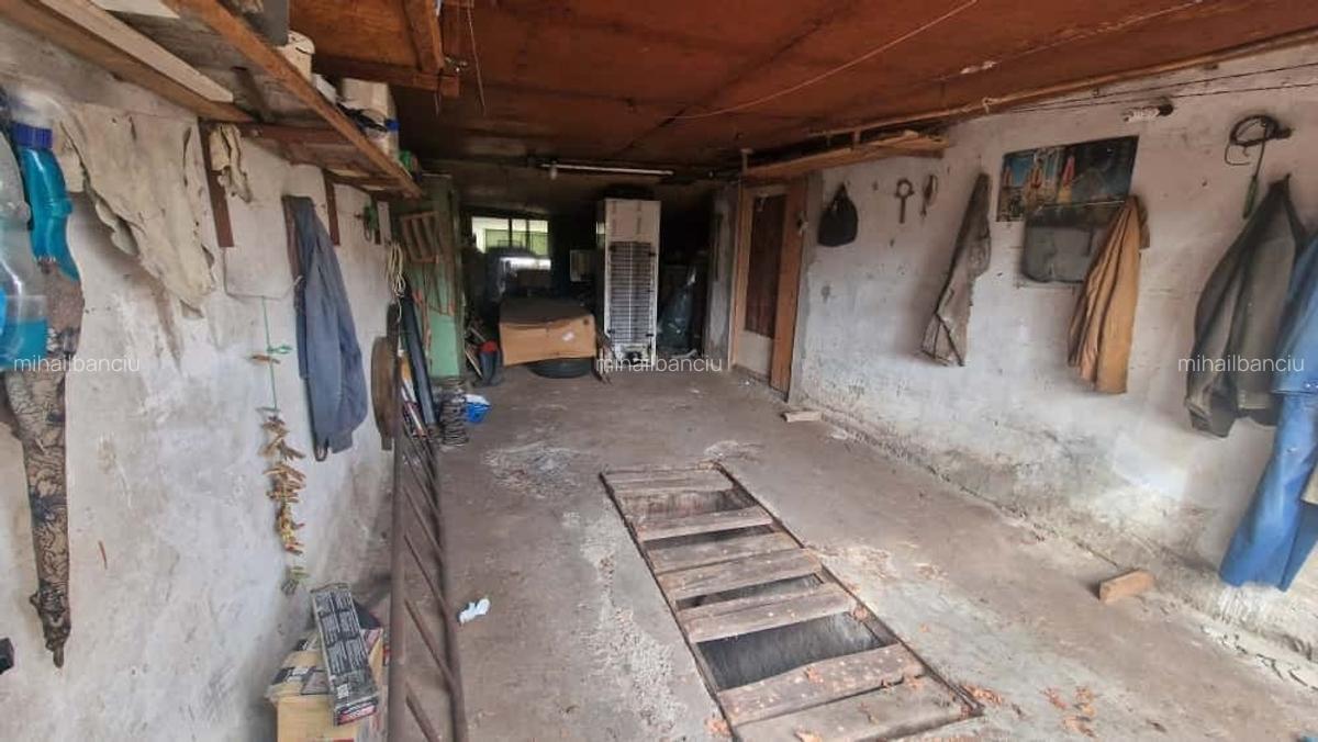 Casa 5 camere + Beci + Garaj 2 masini + Curte fata + Curte spate - Teren pe colt - 7