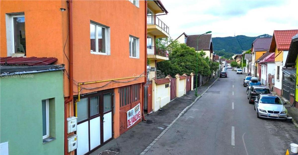 FILM! Imobil pe doua camere garaj propriu, Central, Brasov. - 7