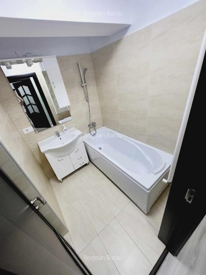PF inchiriez Ap cu 2 camere Copou lg Royal Town - 3
