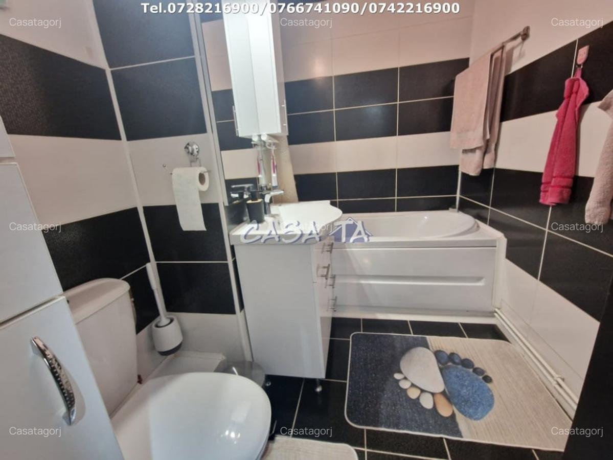 Apartament 3 camere, situat in Targu Jiu, Bld Ecaterina Teodoroiu - 10