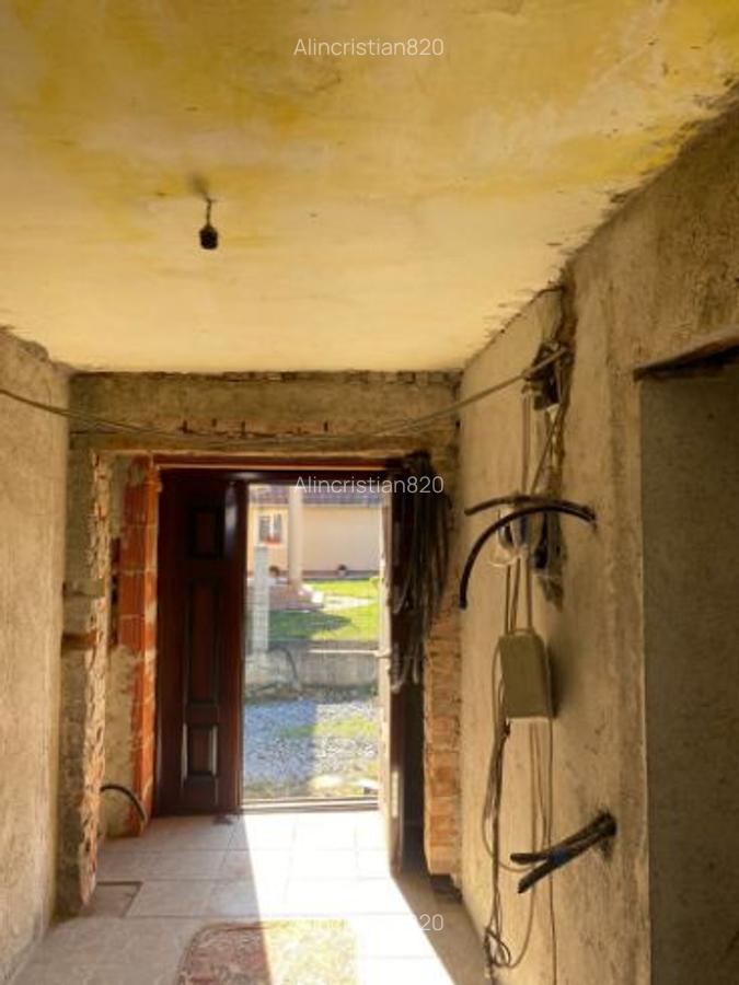 Vand casa cu teren in hidiselu de sus la 15 km de oradea - 10