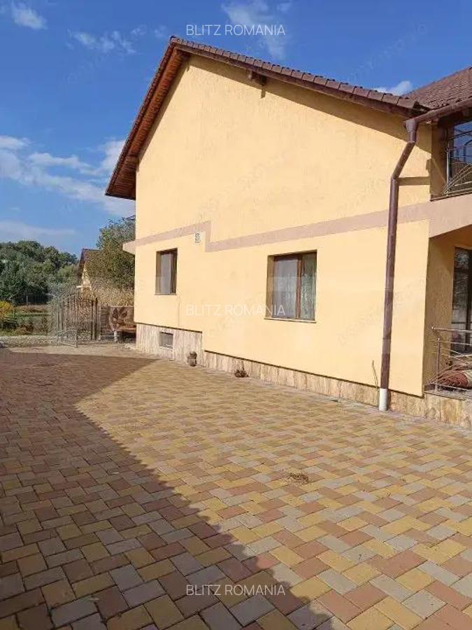 Casa de vanzare in zona Zavoaie 274 mp utili, complet mobilata, pre? negociabi - 13