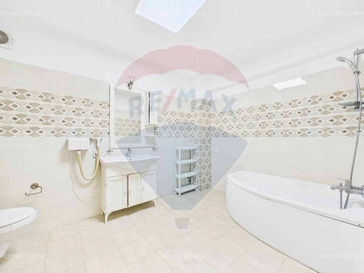 Apartament spatios 4 camere | 122 mp | Damaroaia - 12