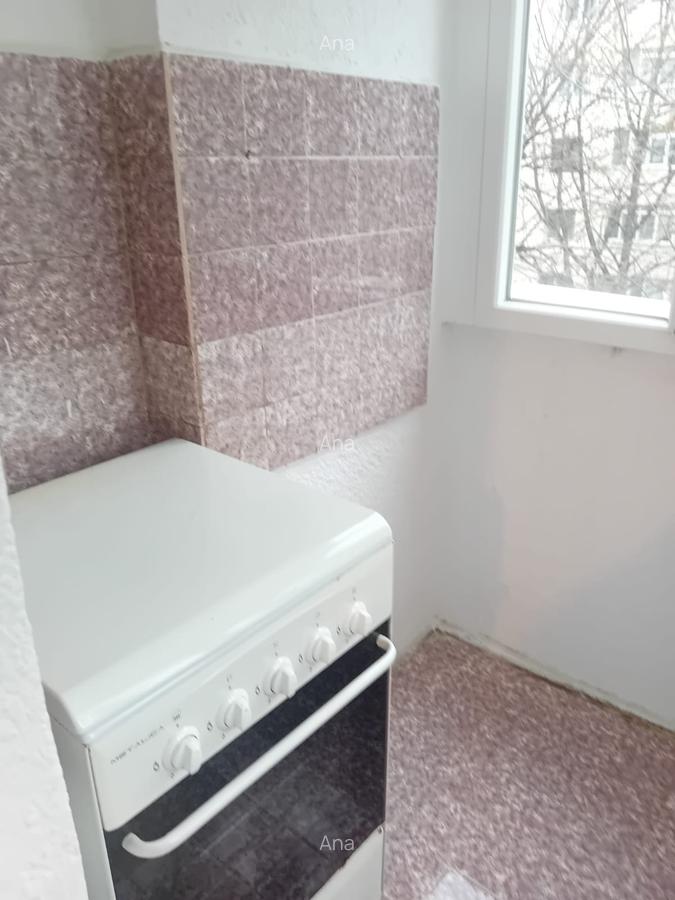 Costin Georgian,bl.1986,reabilitat,et.3/8,Spatios,2 bai ,Liber - 14