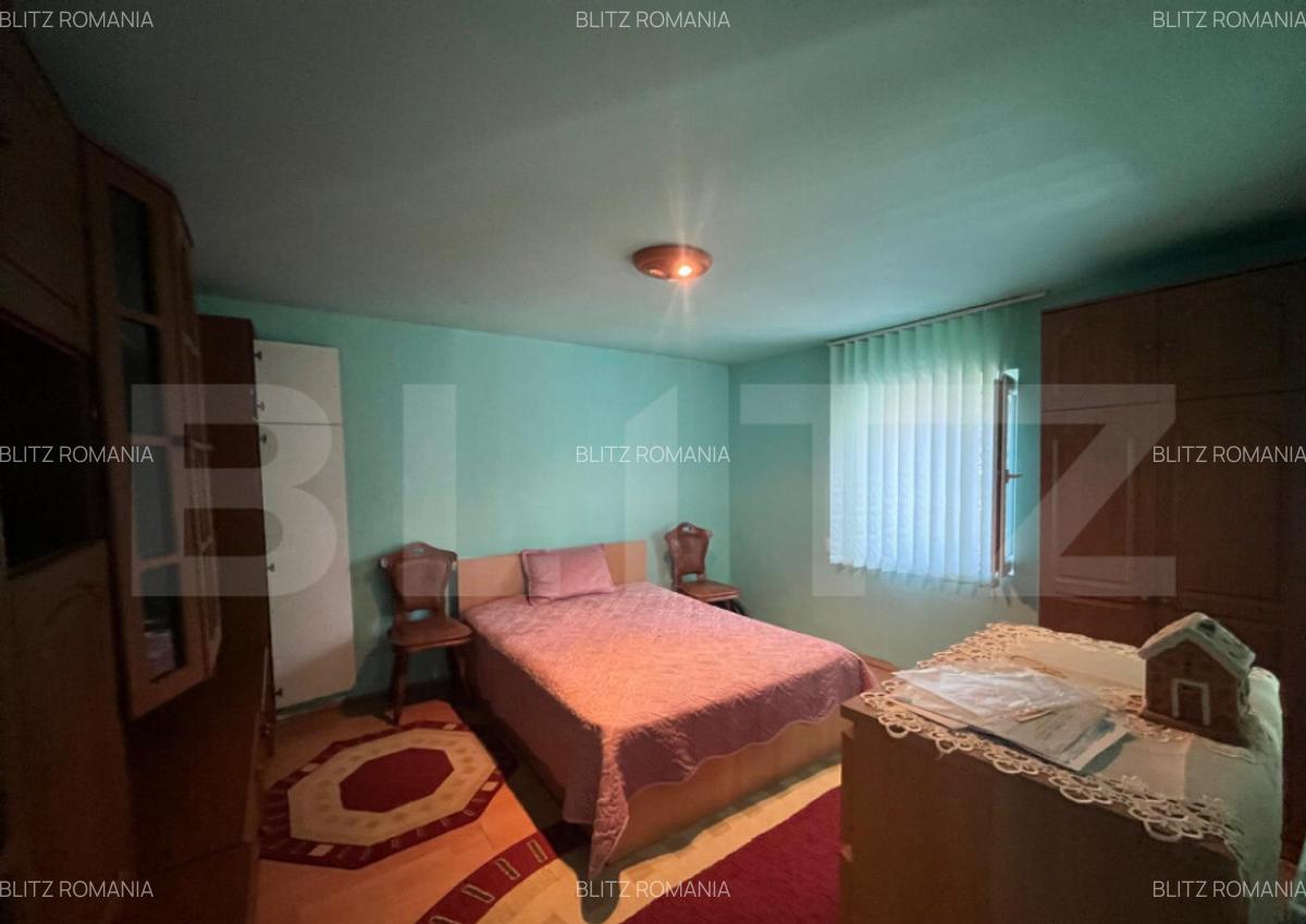 Proprietate formata din doua case si 1087 mp teren, zona Car - 9