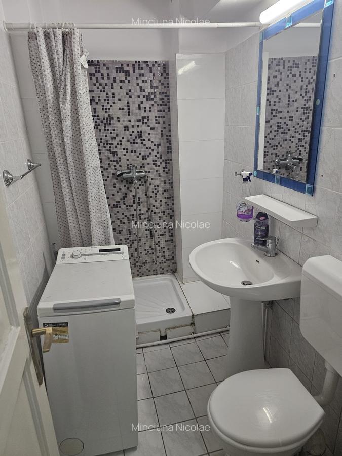 Victoriei  Universitate blocul Romarta garsoniera et 2/8 - 8
