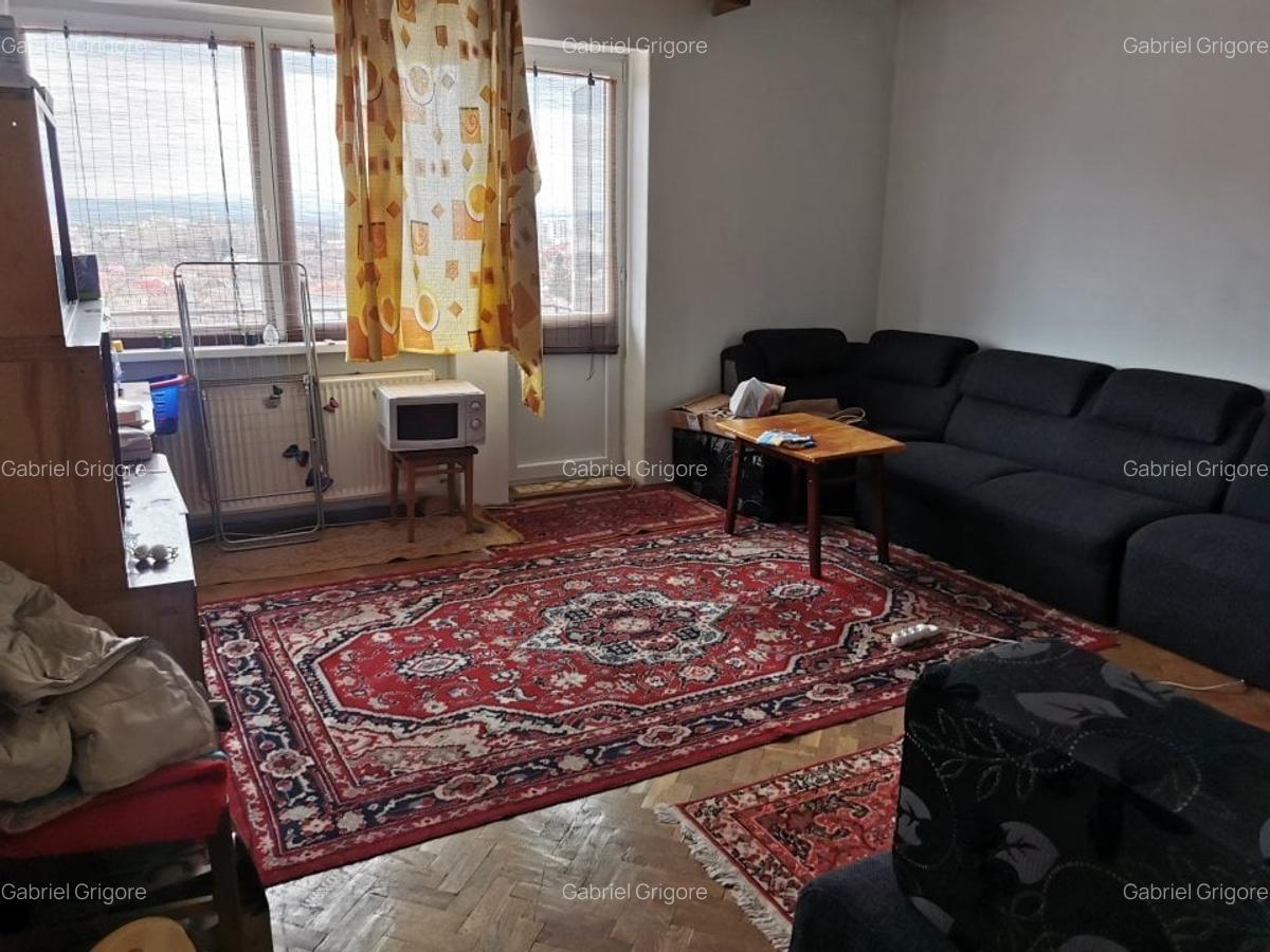 Apartament cu 5 camere decomandat în Central - 1
