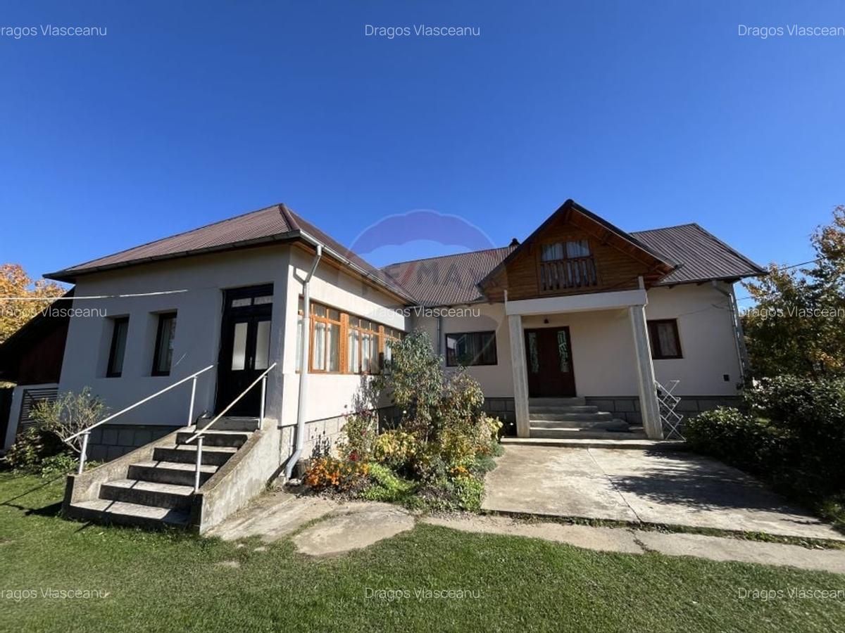 Casa de vanzare in Leresti - la baza muntelui Iezer. - 5