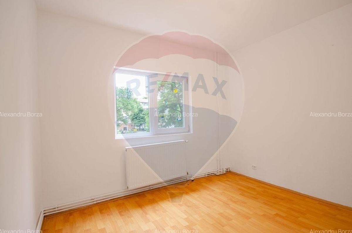 Apartament Decomandat cu 4 Camere | Etaj 1 | Zona Soarelui - Confort 1 - 3