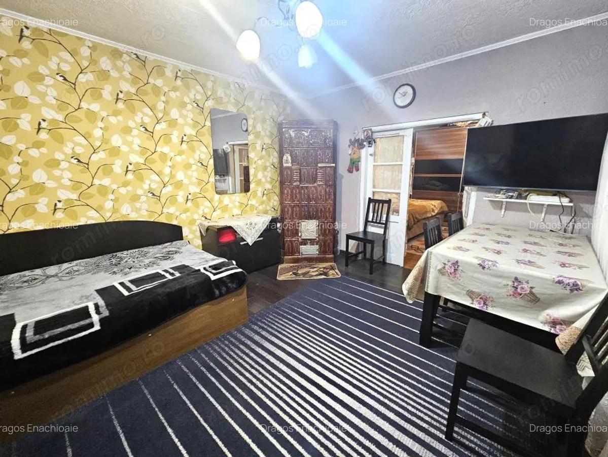 Casa cu teren la pret de apartament in Giulesti-capatul tramvaiului 11 - 20