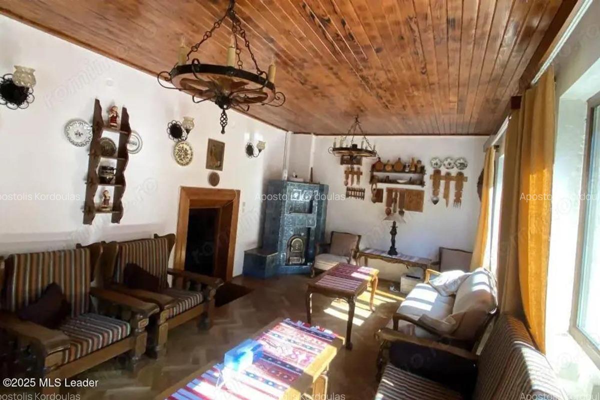 Bran - Casa pe strada Valea Portii. 223 mp, 4 dormitoare - 10
