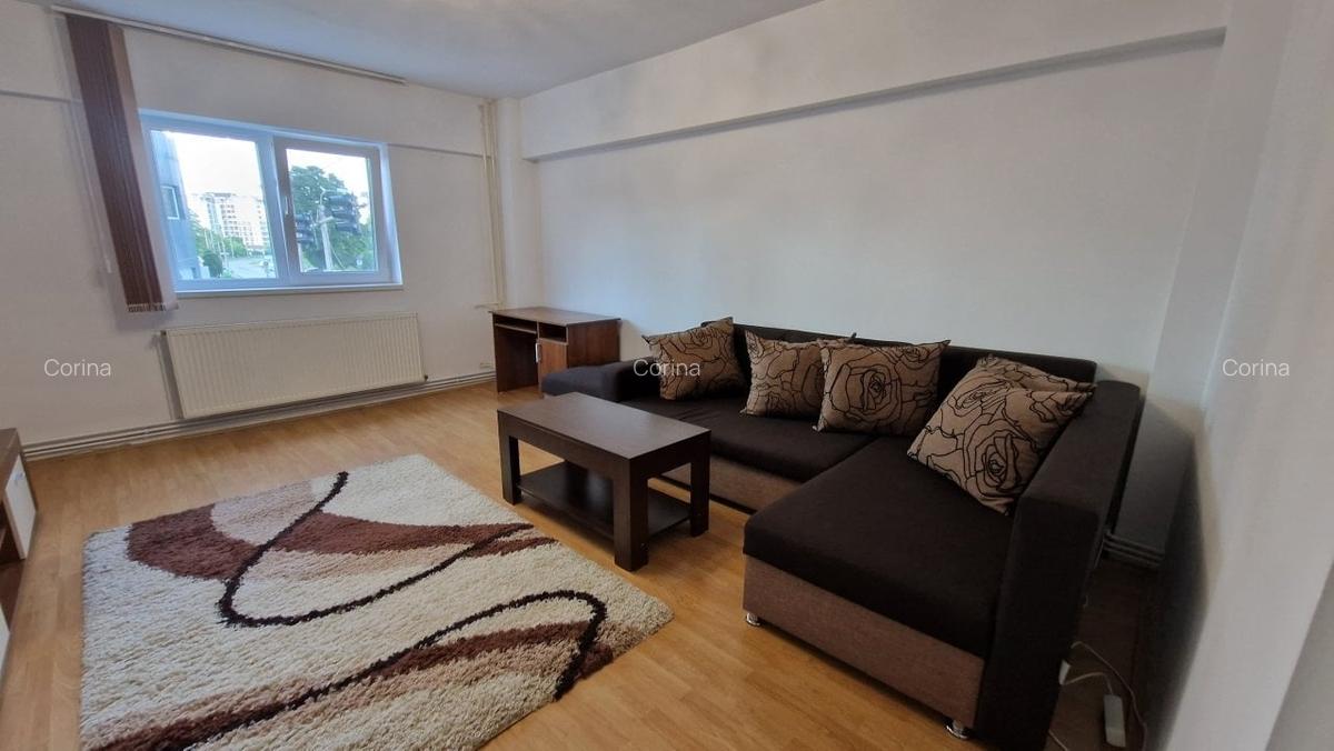 Proprietar,ofer spre inchiriere ap 3 camere-decomandat zona piata 700 - 9