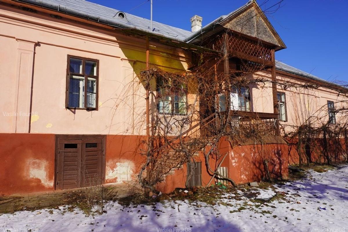 Casa de vanzare in centrul satului Desesti, Maramures - 2