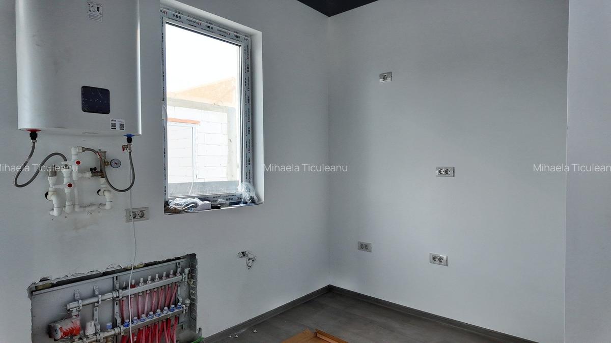 Vindem casa in Navodari zona de vile - 3