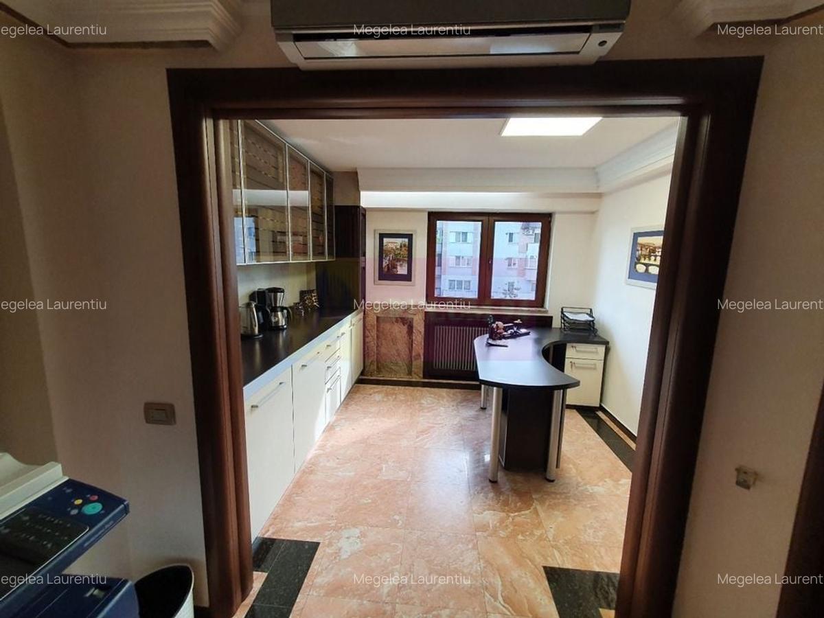 Apartament cu 3 camere de vanzare in Campina - Zona ultracentrala - 16