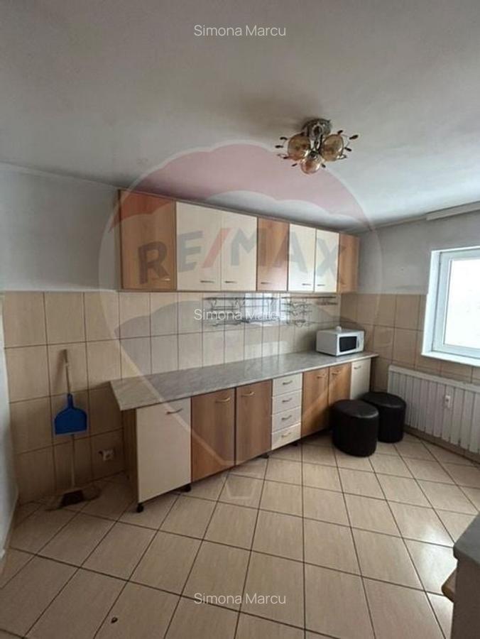 Apartament cu 3 camere de vanzare pe Mihai Viteazu - 2