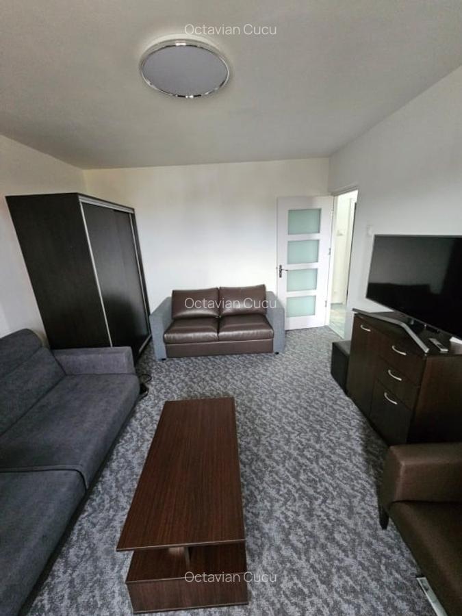 Apartament 2 camere, in blocul de la gura de metrou Eroii Revolutiei - 1