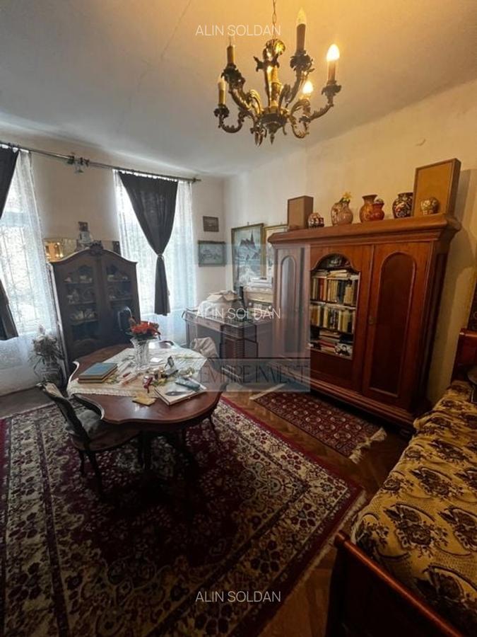 Apartament cu 3 camere decomandat în Centrul Istoric - 4