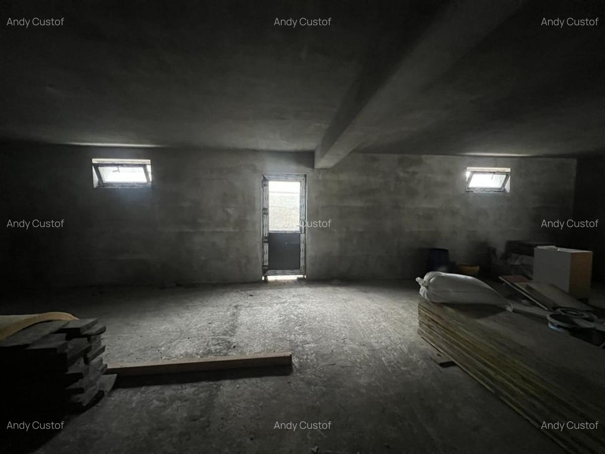 Duplex la gri 175 mp utili 58 mp demisol curte 180 mp  3 bai 3/4 dormitoare - 7