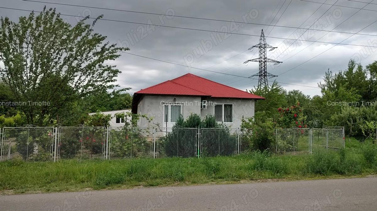 Casa de vanzare in Broscauti - 2