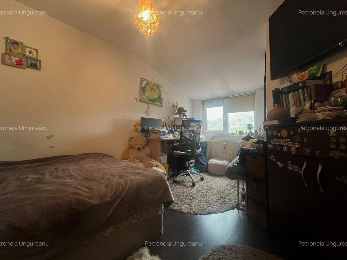 Apartament cu 2 camere de 56mp cu acces in pod, zona Nicolina 2 - 8
