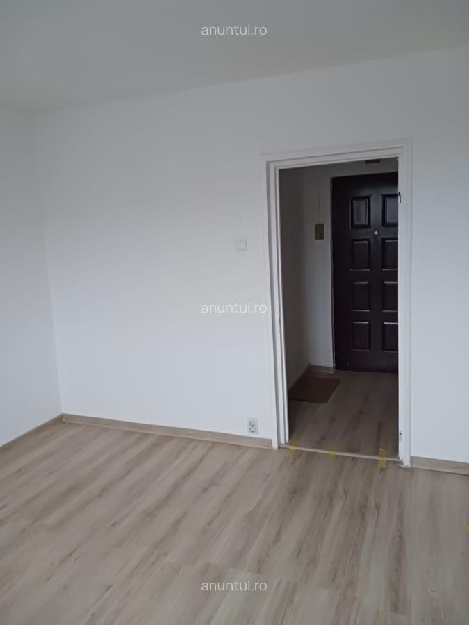 Piata Moghioros, vis a vis de Parc Drumul Taberei, Patinoar - 8