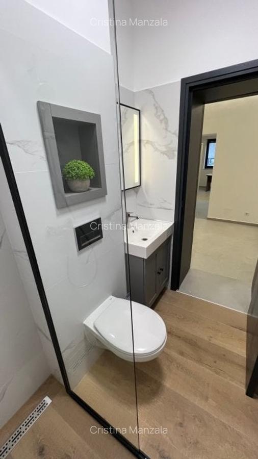 Tineretului-Parcul Carol ,casa renovată P+1,fara curte ,100 mp ,terasa mare - 10