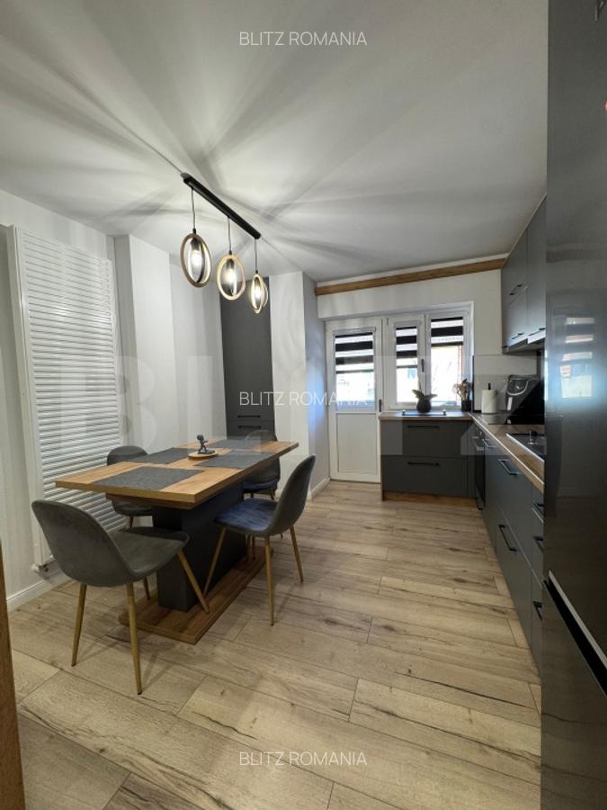 Apartament central, decomandat cu 3 camere, zona centrala - 1