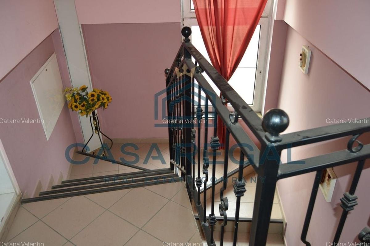 Apartament cu 3 camere decomandat în Nufărul - 4