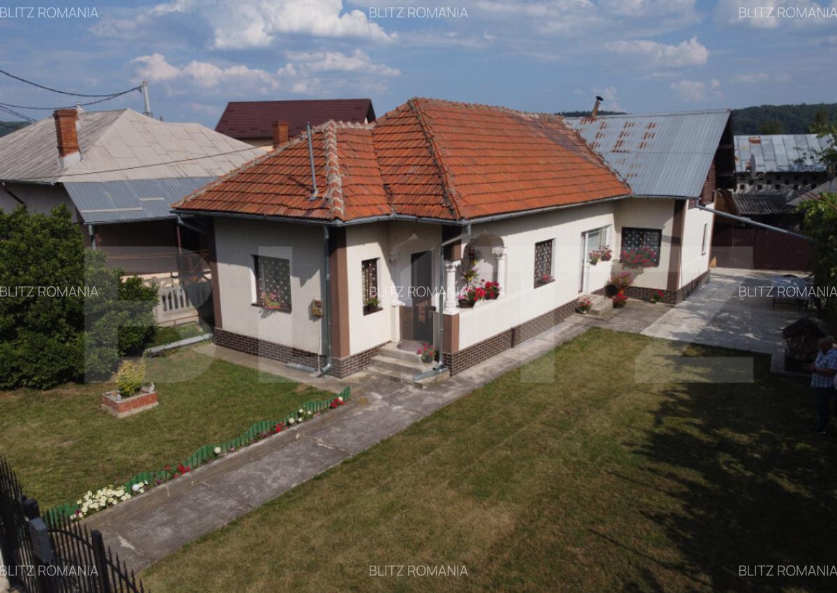 Casa de vacanta, de vanzare, cu 4 camere, 165 mp, zona Vulca - 1