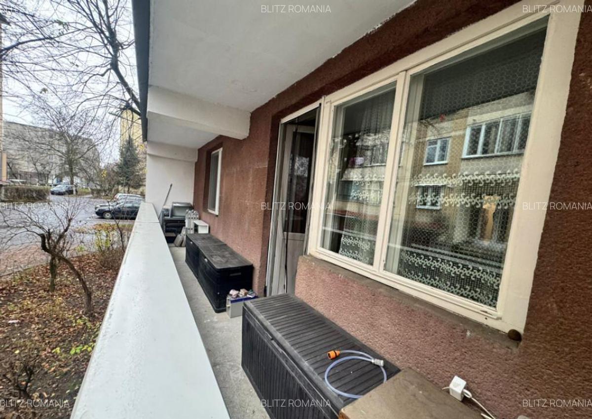 Apartament spa?ios, 3 camere, parter inalt zona lini? - 8