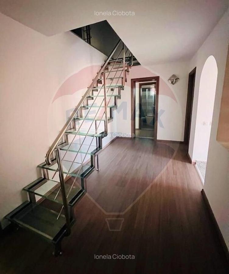 Casa / Vila cu 10 camere de vanzare in Moieciu de Jos - 10