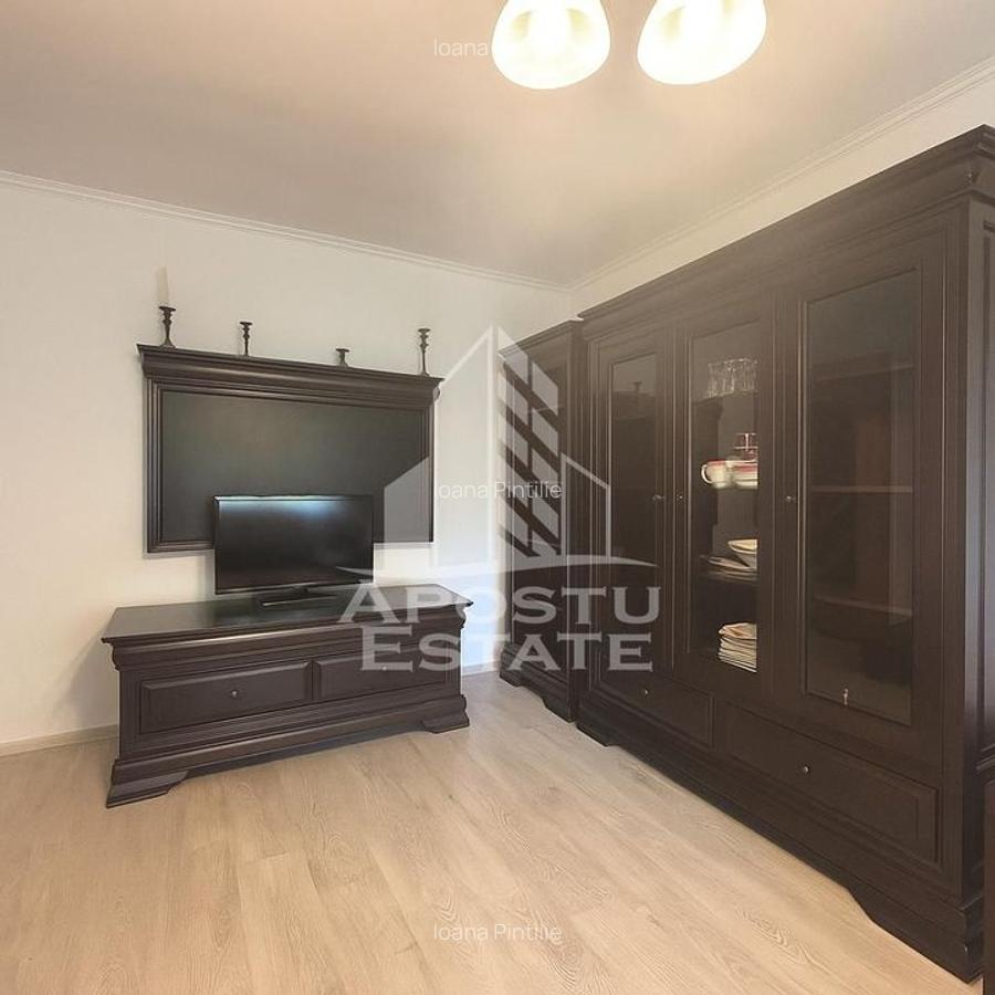 Apartament cu 3 camere, decomandat, zona Lipovei - 1
