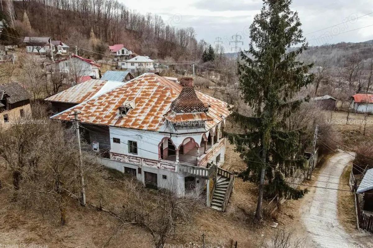DE VANZARE - VILA la Breaza, Prahova, 9 camere, 1.873 mp teren - 1