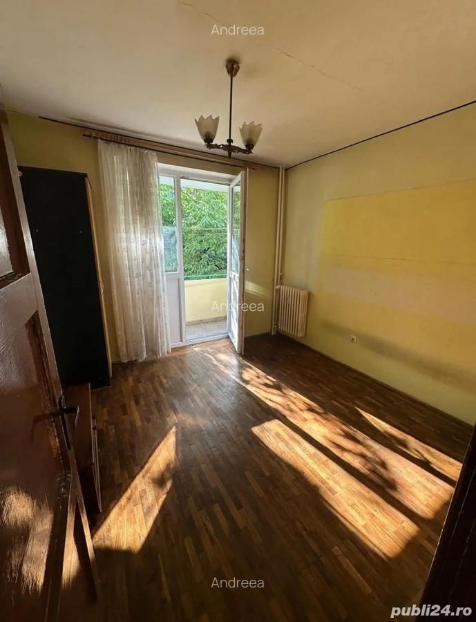 Apartament 3 camere in Calea Bucure?ti, etajul 1 4 - 4