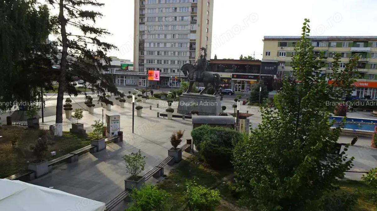 Inchiriez apartament 2 camere in Deva, zona ultracentrala (Casa de Cultura), etaj 1, - 12