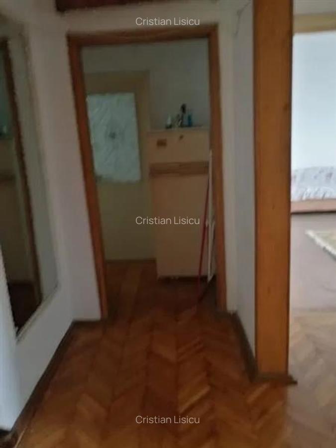 Apartament cu 3 camere spatios decomandat zona Sagului - 12