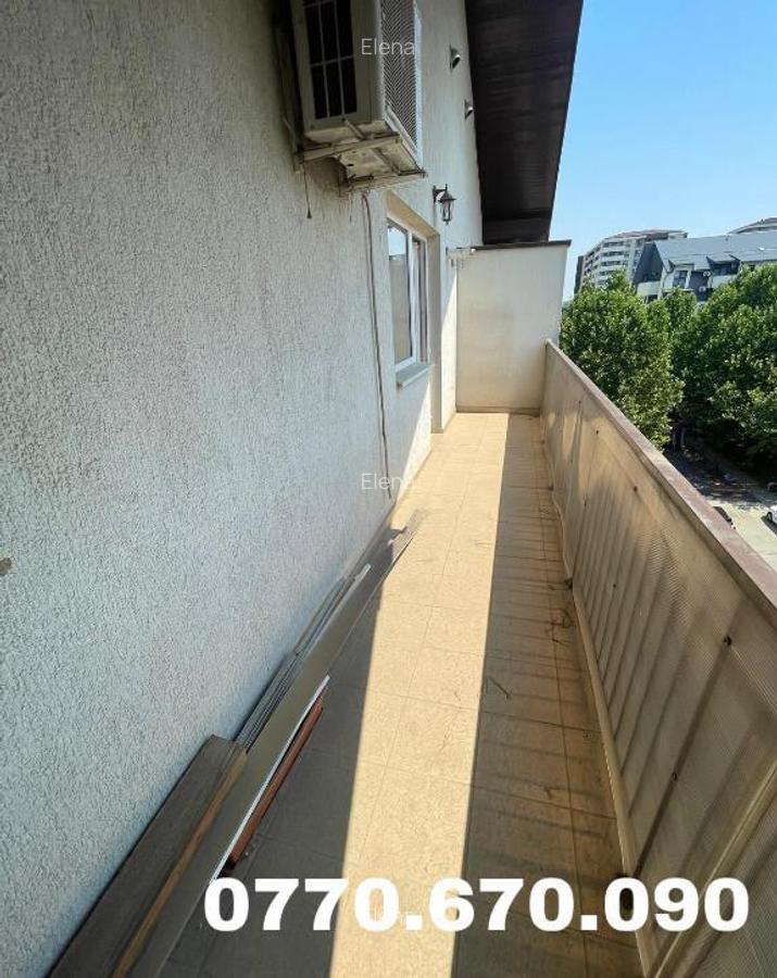Apartament cu 3 camere|semidecomandat - 1