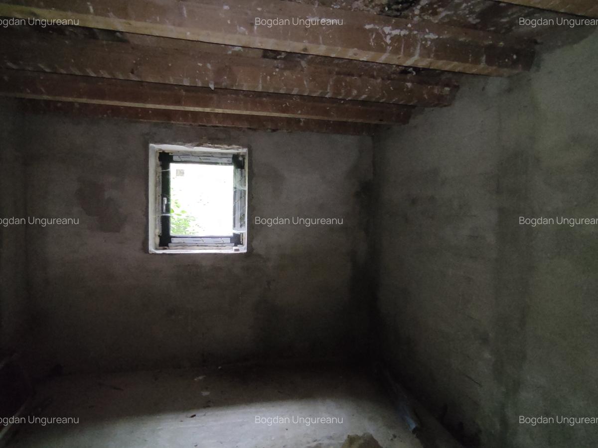 Sinaia / Peles - Vila D + P + M - 10 Camere - 260 mp utili - 700 mp teren - 33