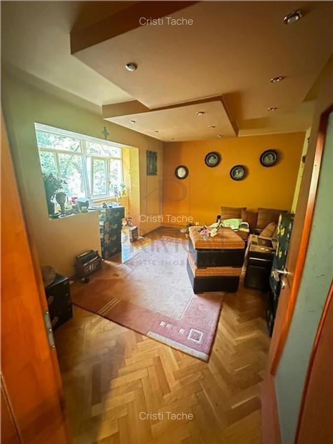 CIRCUMVALATIUNII - ETAJ 1 - BLOC IZOLAT - 4 camere - 2 bai - debara - decomandat - 12