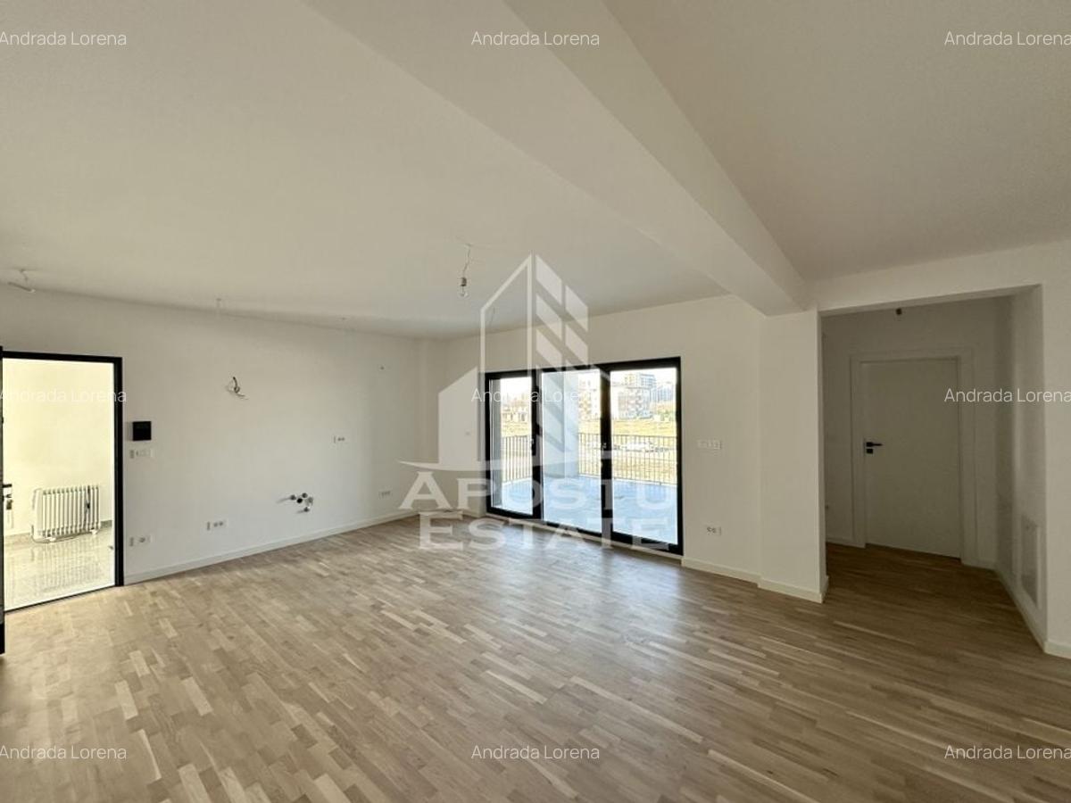 Apartament cu 3 camere semidecomandat în Aradului - 1